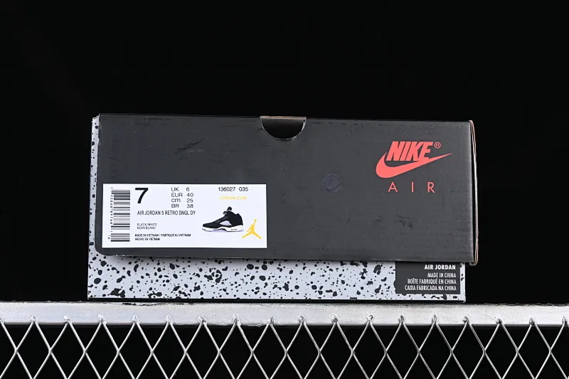 All categories Air Jordan Jordan series basketball shoes Air Jordan 5 Air Jordan 5 OG "Oreo" AJ5 Joe 5 Oreo 136027-035